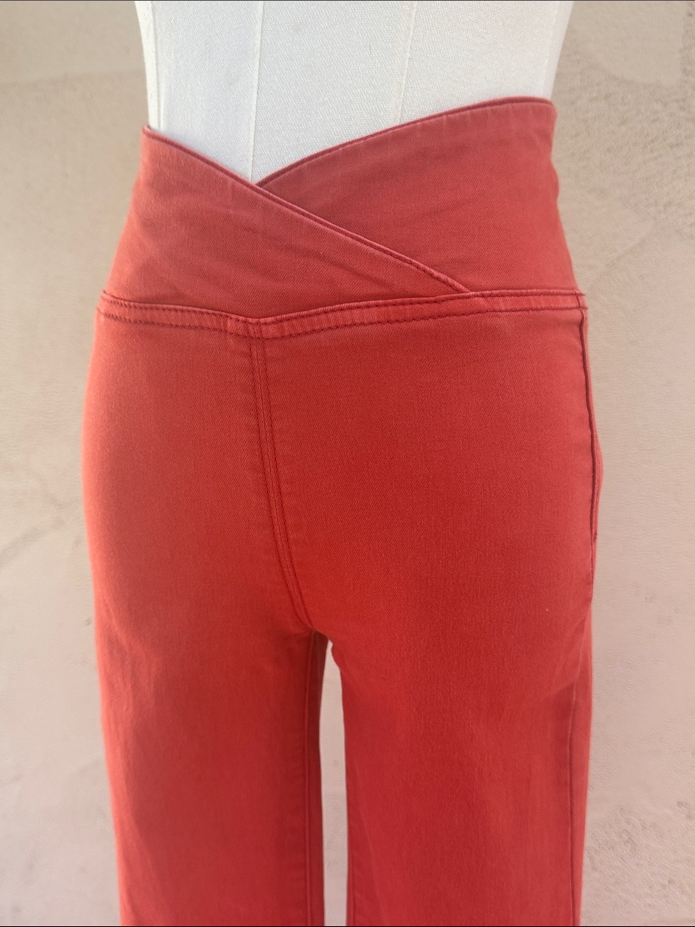 Free People We The Free Pull-On Flare Jeans Coral Red Orange Size 24 - Picture 5 of 14